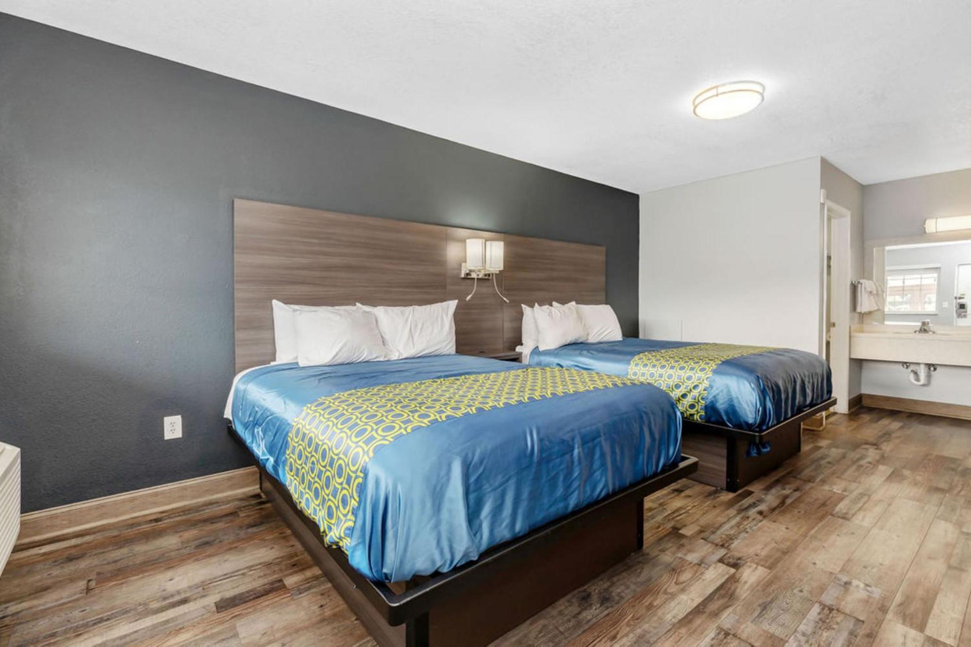Hotel Grove Travel South Columbus Grove City