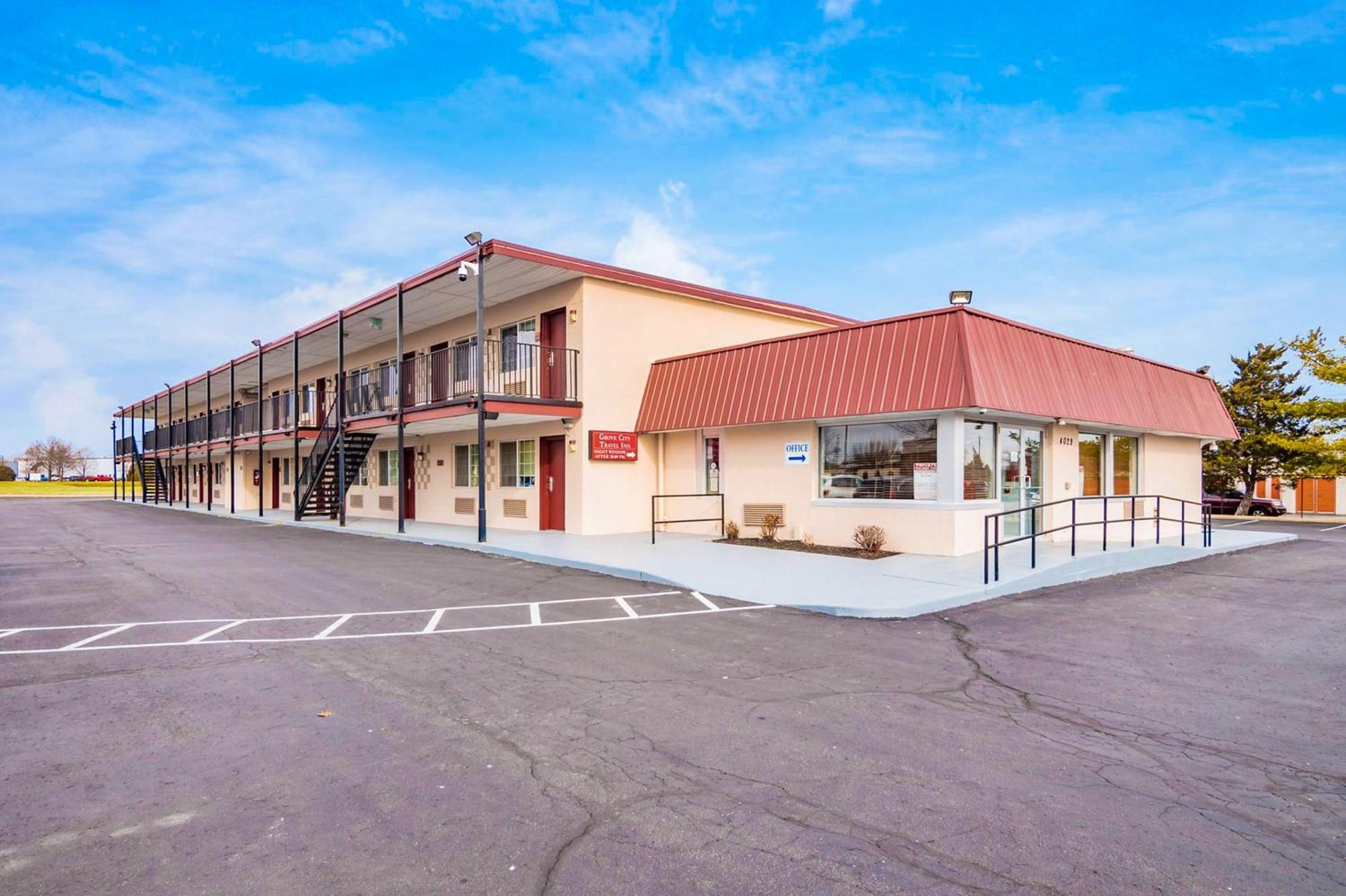 Grove Travel South Columbus Hotel 2*